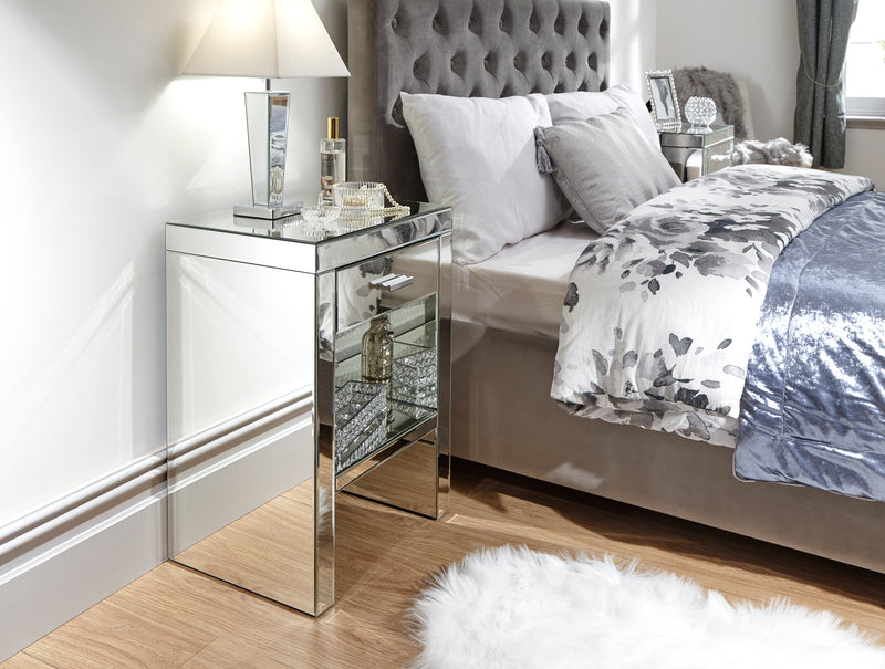 Stunning Venetian Mirrored 1 Drawer Bedside Table - Available as a pair